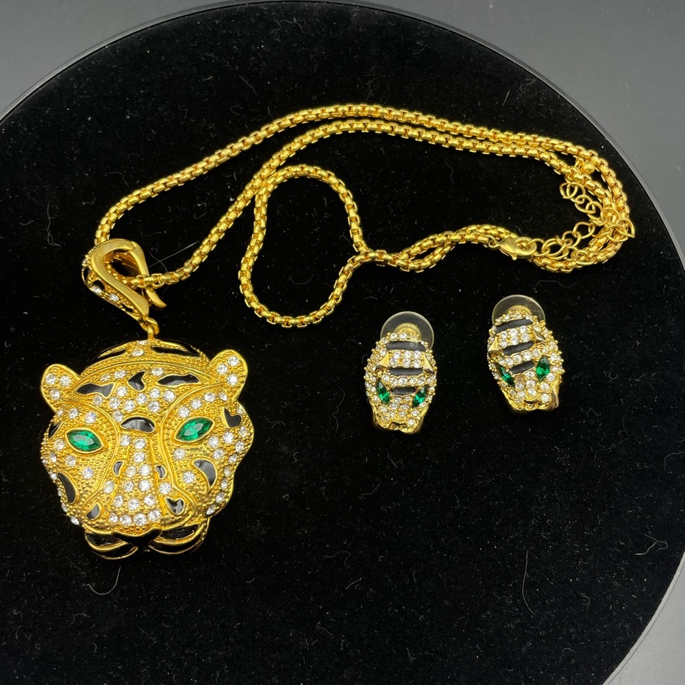 Gold and Green Panther Jewelry Set